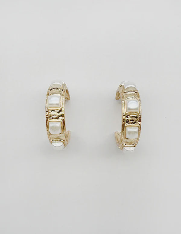 Vintage Glow Pearl Drop Earrings