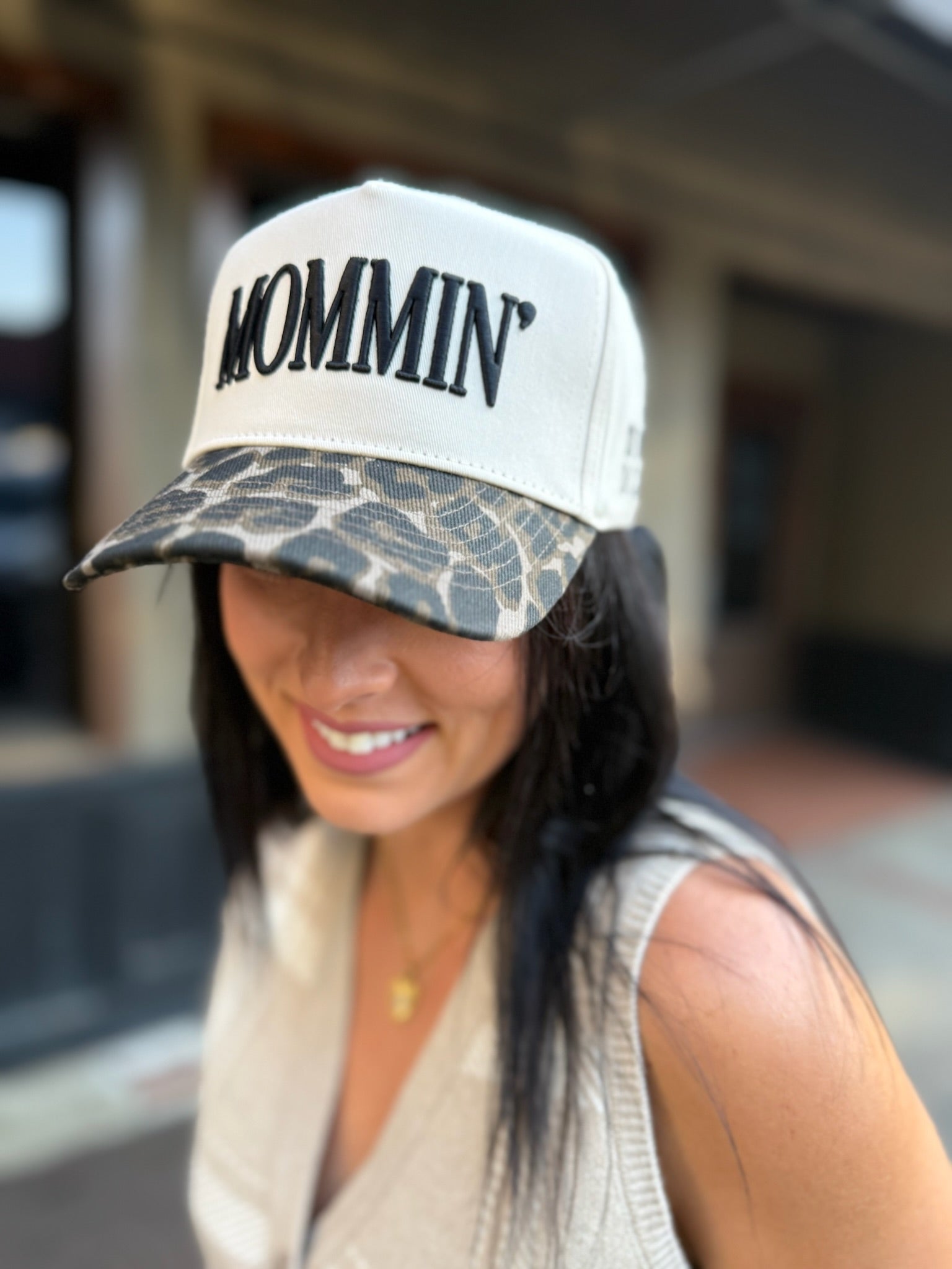Mommin' - Black Cheetah Vintage Trucker Hat