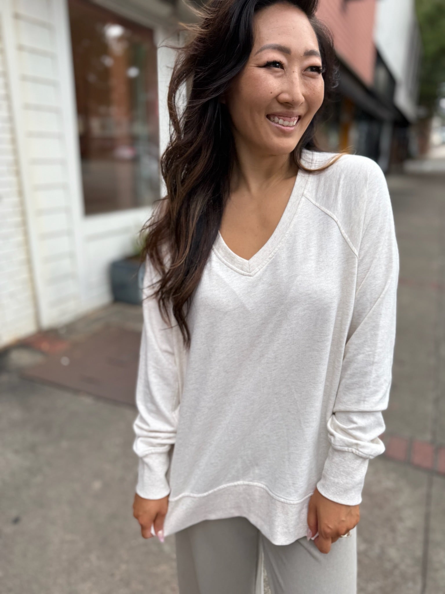 Weekender V Neck - Light Oatmeal Heather