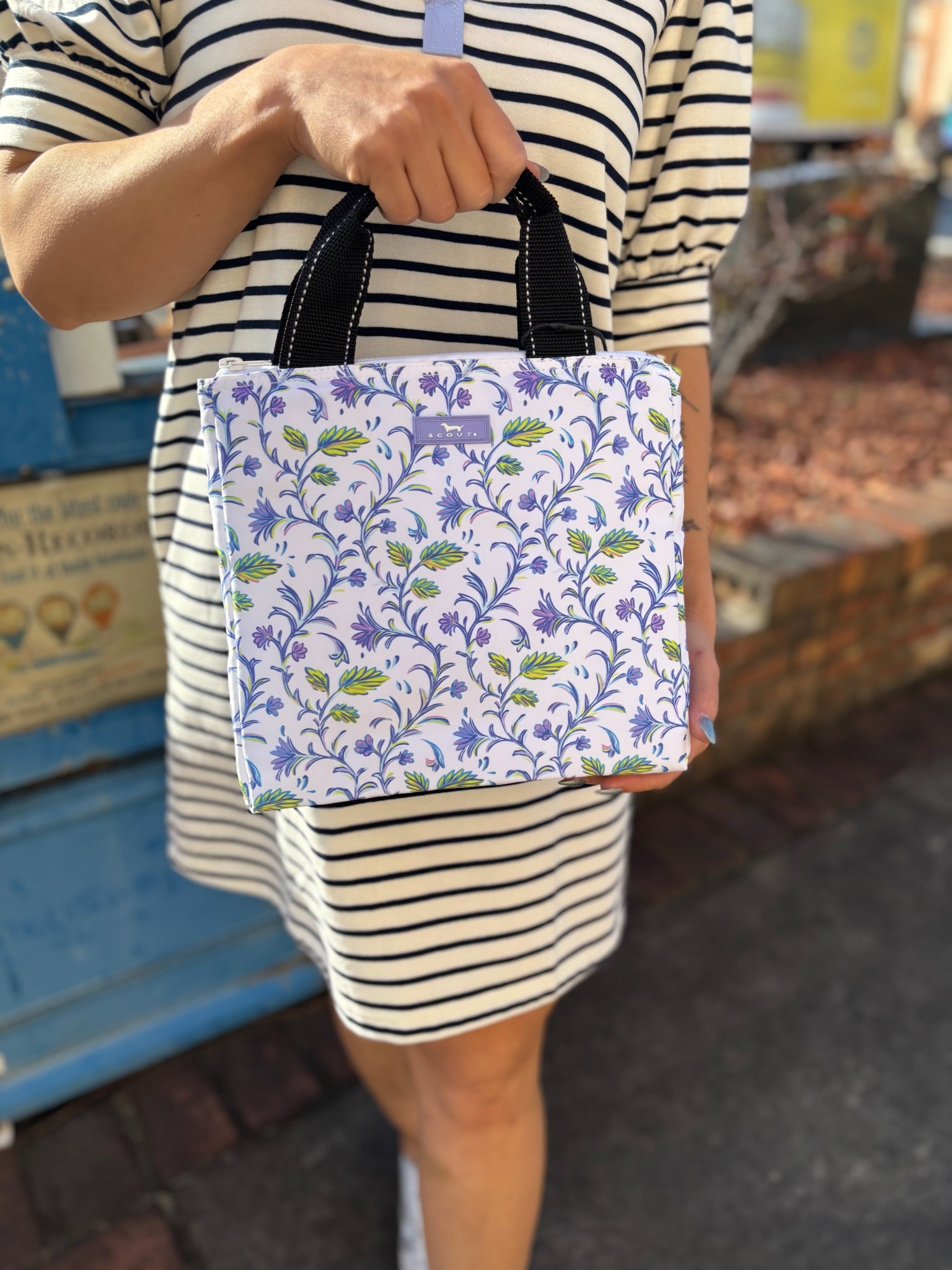 Eloise Lunch Box - Flora Faucet