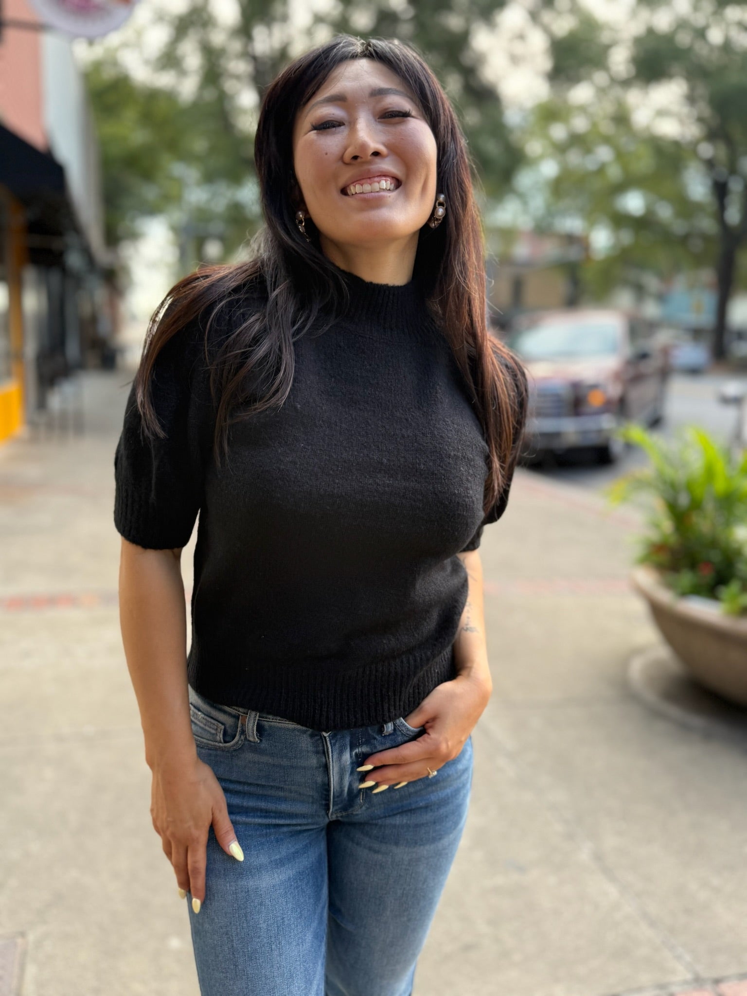 Black Short-sleeve Ribbed Sweater With Puff Sleeves
