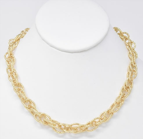 Golden Links Interlocking Chain Necklace