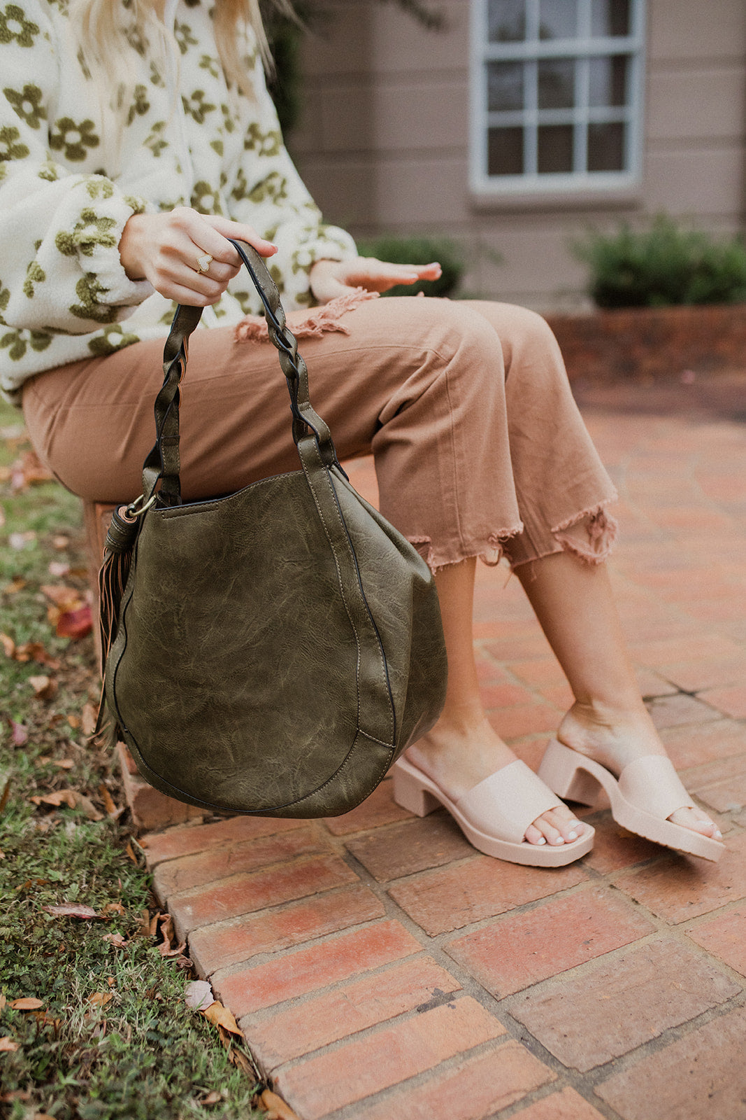 Eloise Tassel Hobo