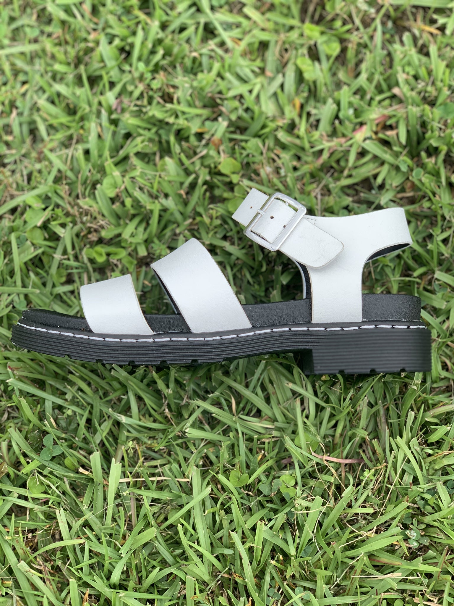 Seed Sandals - White